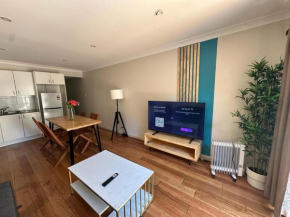 Elegant 2 Bedroom home close to city buz Bridge RD 2 E-Bikes Included, Sydney